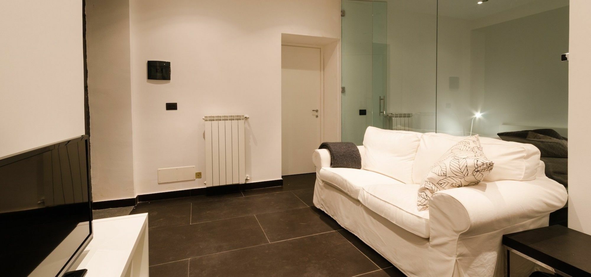Pietranera Apartments คาตาเนีย ภายนอก รูปภาพ